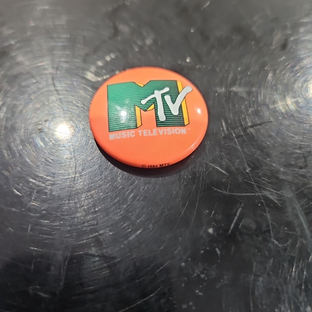 Rare - MTV Pin 1984
